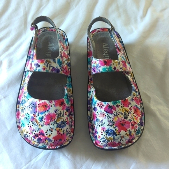 Alegria Shoes - Algeria Jemma Perennial Women's size 39 shoes. Gently used. Excellent condition.